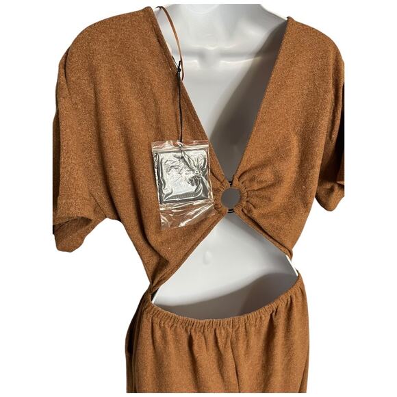 Le Lis Collection open back pants jumpsuit w/ pockets heather brown Medium NWT - Picture 4 of 7